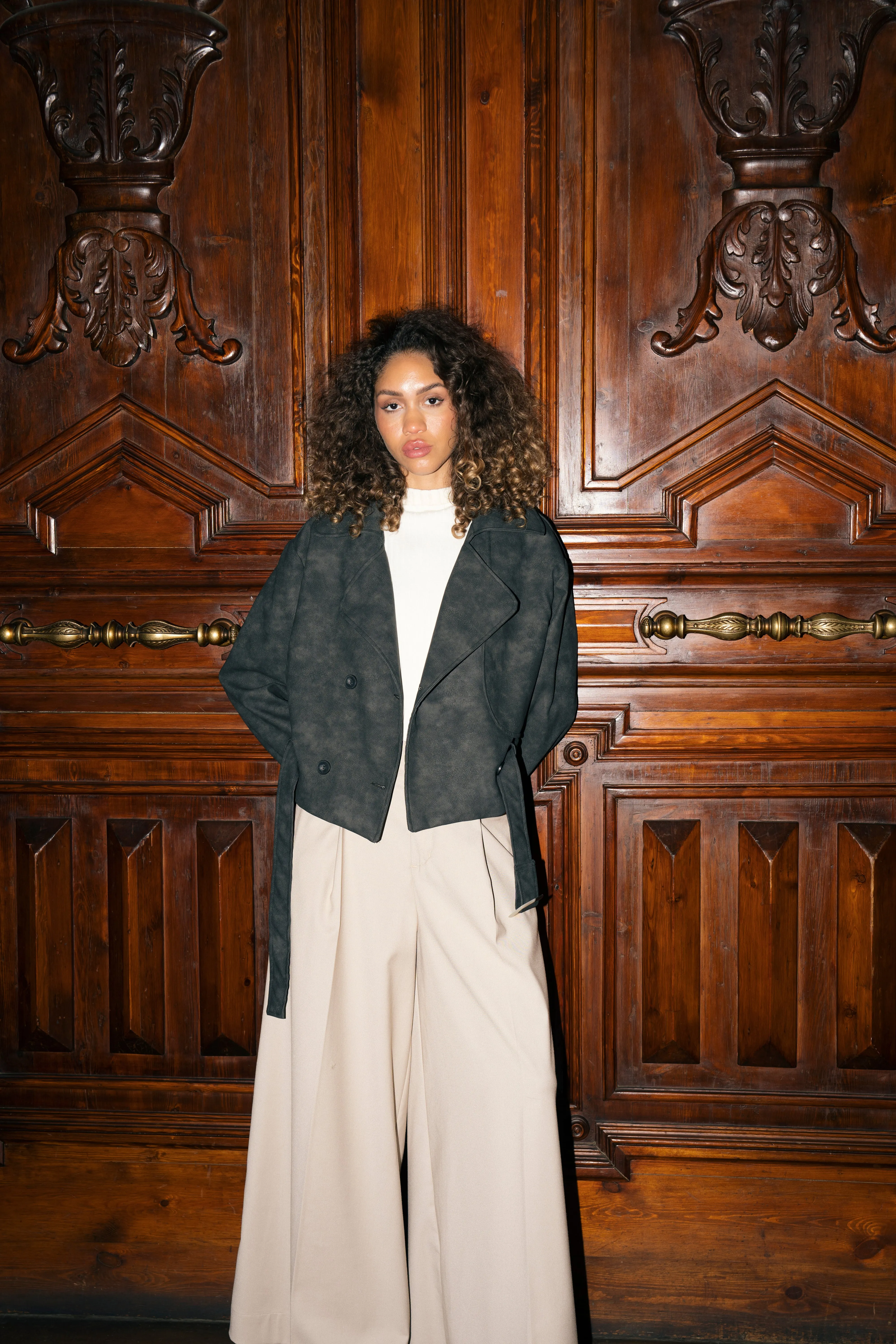 CROPPED LEATHER TRENCH COAT -BLACK
