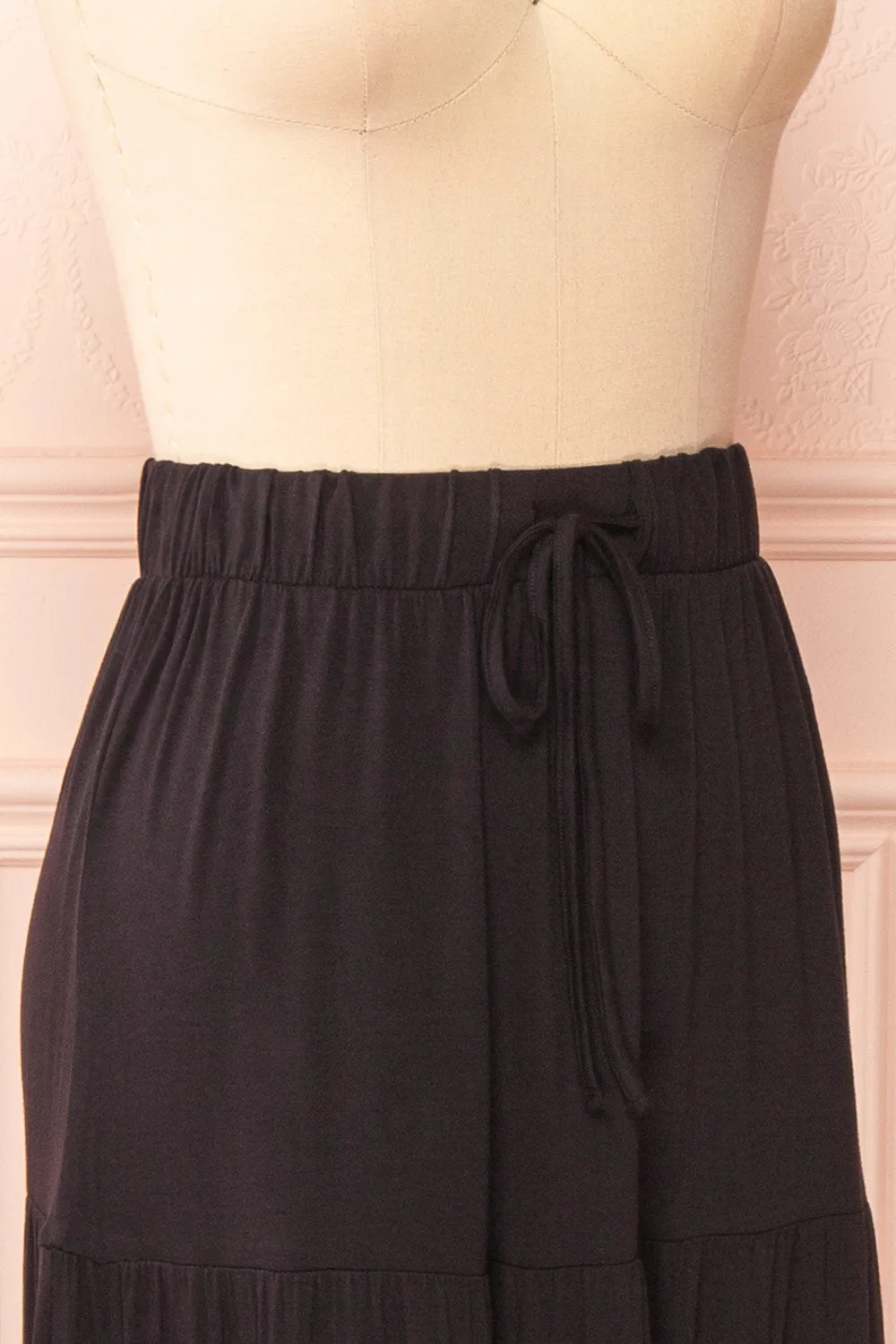 Cupido Black | Tiered Midi Skirt