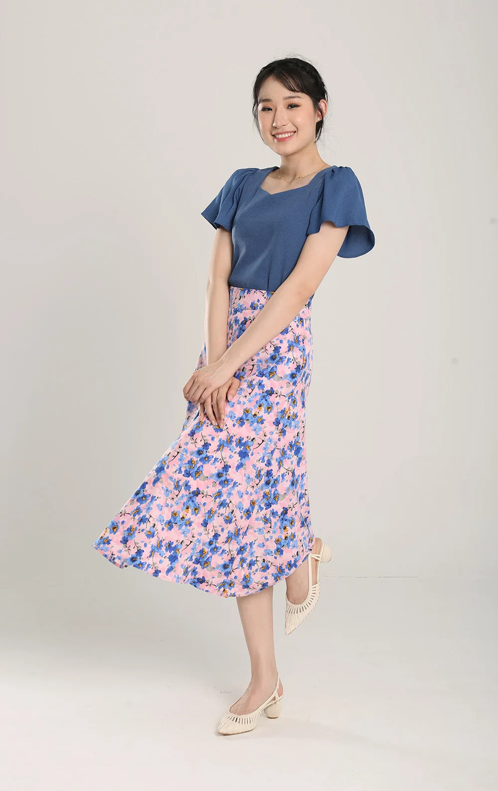 Delania Floral Print Midi Skirt in Blue Pink
