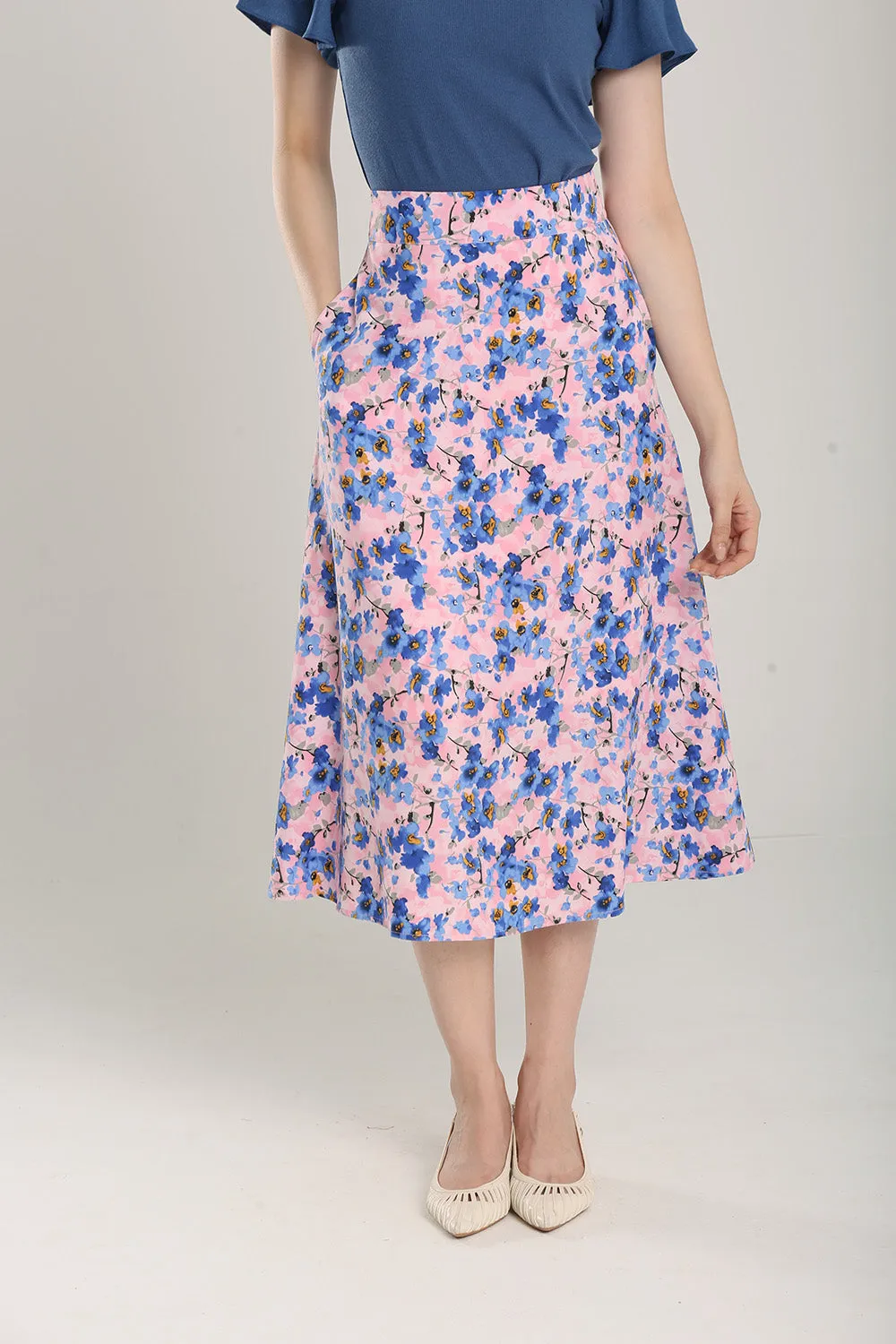 Delania Floral Print Midi Skirt in Blue Pink