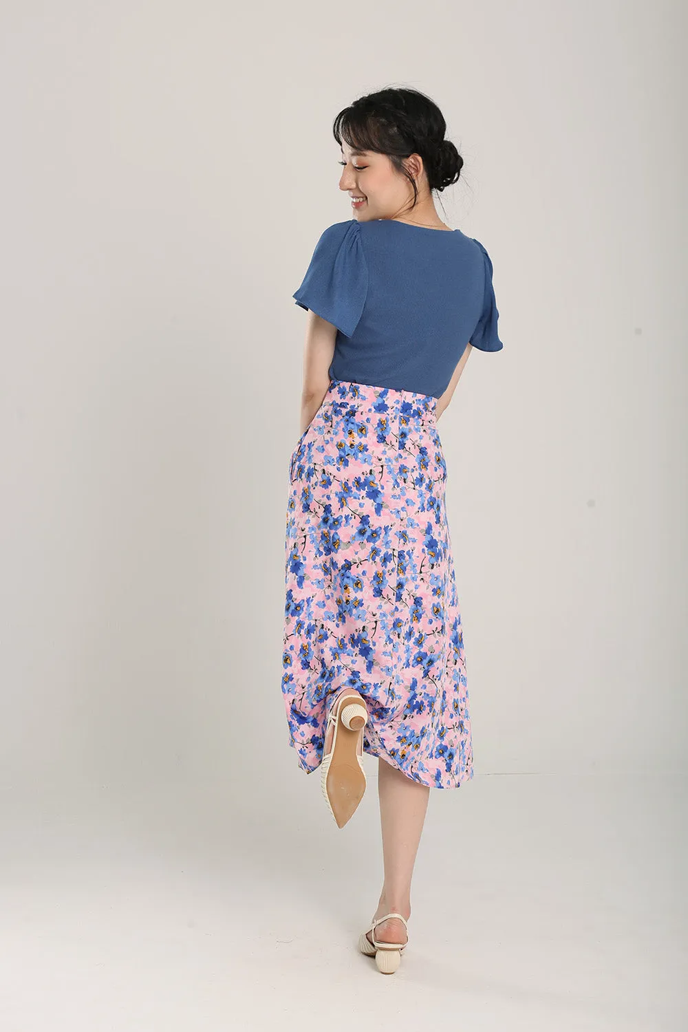 Delania Floral Print Midi Skirt in Blue Pink