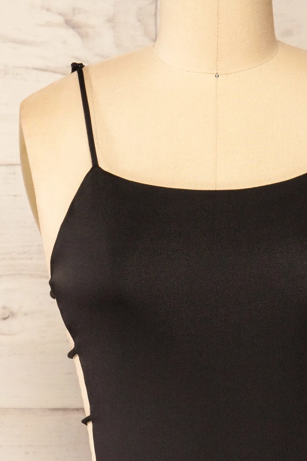 Dorie Black | Bodycon Midi Dress w/ Cutout Detail