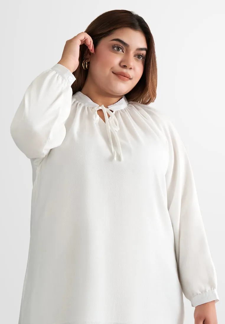 Kaasni Tie Front Textured Tunic Top